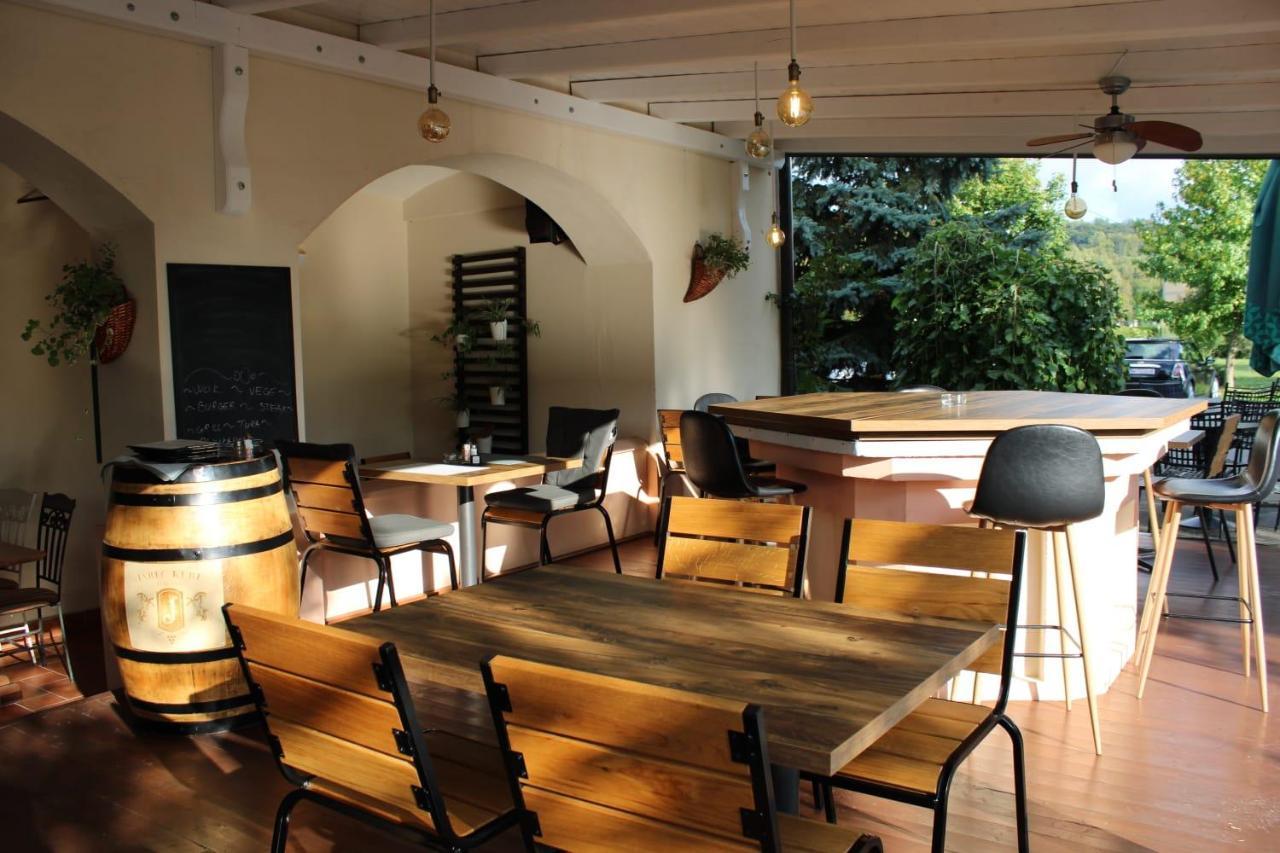 Taverna 1860 Rooms & Apartments Donja Zelina Eksteriør bilde
