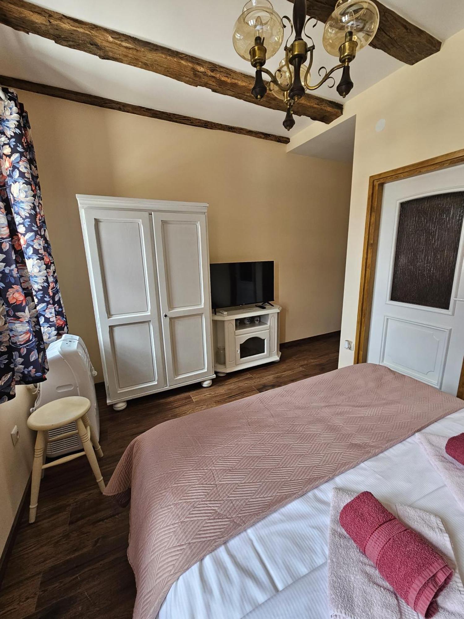 Taverna 1860 Rooms & Apartments Donja Zelina Eksteriør bilde